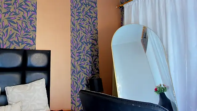 hinata itachi online show from 11/15/25, 06:06