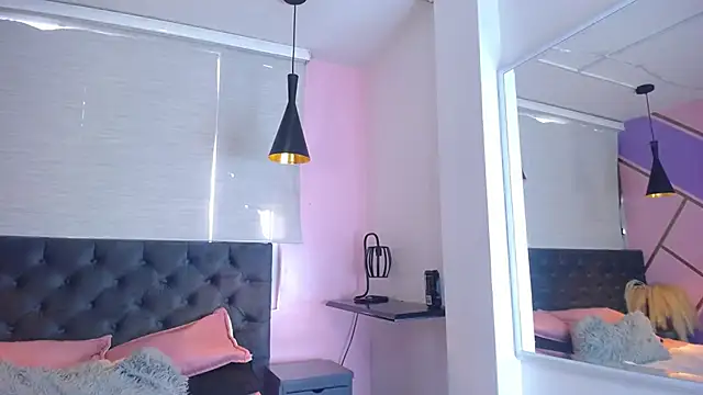 lauraltt online show from 02/25/25, 09:15