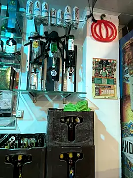 lauraltt online show from 10/06/25, 01:29