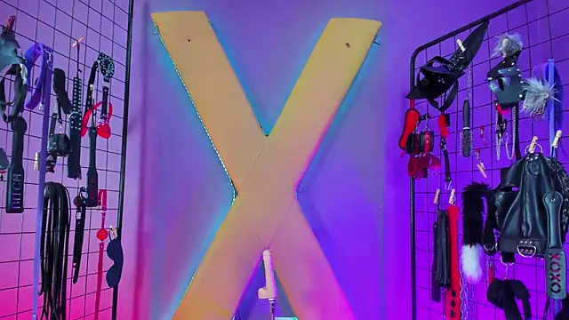 Snapshot of MrAlexia_Queen_BDSM chatting on 01/31/25, 03:55 MrAlexia Queen BDSM online show from 01/31/25, 03:55