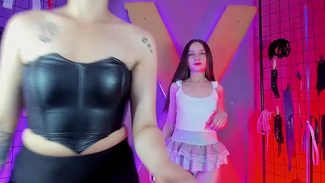 Snapshot of MrAlexia_Queen_BDSM chatting on 03/21/25, 03:44 MrAlexia Queen BDSM online show from 03/21/25, 03:44