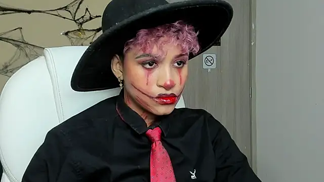 Snapshot of Dominick_jones chatting on 10/12/25, 04:14 Dominick jones online show from 10/12/25, 04:14