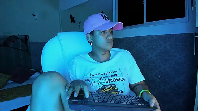 Snapshot of Dominick_jones chatting on 10/14/25, 04:57 Dominick jones online show from 10/14/25, 04:57