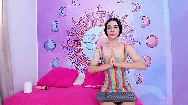 Mariana 16  online show from 10/16/25, 07:44
