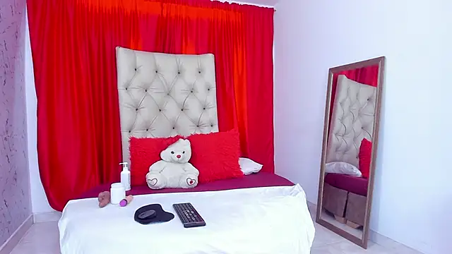 Mariana 16  online show from 12/02/25, 05:14