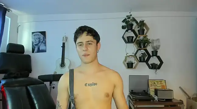 Snapshot of Antonello_Vannucci chatting on 02/25/25, 09:37 Antonello Vannucci online show from 02/25/25, 09:37