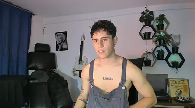 Snapshot of Antonello_Vannucci chatting on 02/24/25, 11:41 Antonello Vannucci online show from 02/24/25, 11:41