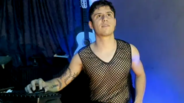 Antonello Vannucci online show from 11/22/25, 11:36