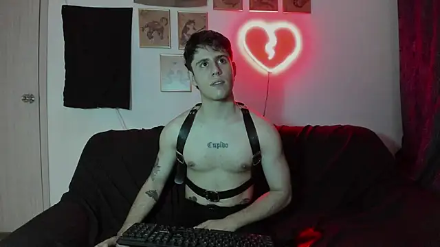 Snapshot of Antonello_Vannucci chatting on 01/03/25, 09:05 Antonello Vannucci online show from 01/03/25, 09:05