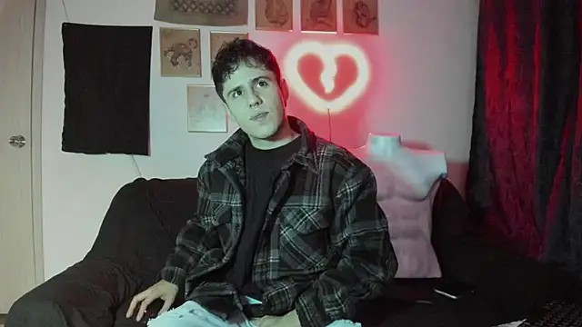 Snapshot of Antonello_Vannucci chatting on 01/02/25, 08:02 Antonello Vannucci online show from 01/02/25, 08:02