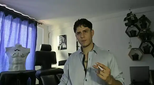 Snapshot of Antonello_Vannucci chatting on 03/14/25, 07:12 Antonello Vannucci online show from 03/14/25, 07:12