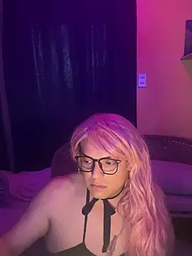 Snapshot of NikkelSofia chatting on 01/19/25, 02:06 NikkelSofia online show from 01/19/25, 02:06