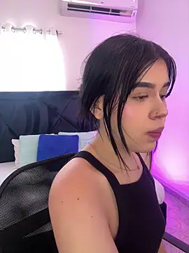 Lily Woodz online show from 05/06/26, 07:51