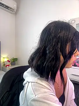 Lily Woodz online show from 01/12/26, 07:09