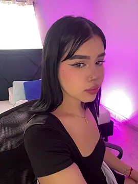 Lily Woodz online show from 04/17/26, 07:38