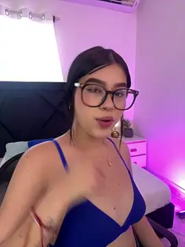 Lily Woodz online show from 03/25/26, 07:13