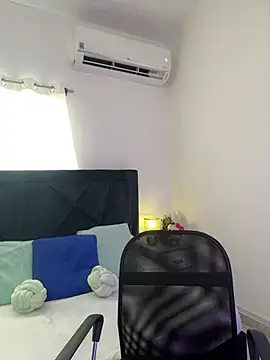 Lily Woodz online show from 03/20/26, 07:04