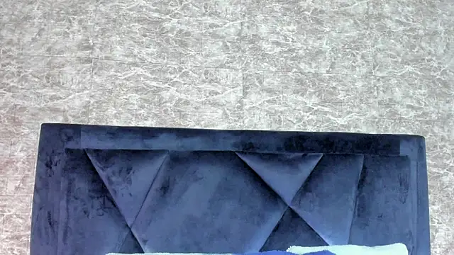 Lily Woodz online show from 09/15/25, 07:14