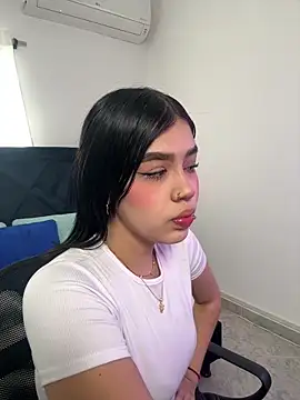 Lily Woodz online show from 02/08/26, 02:48