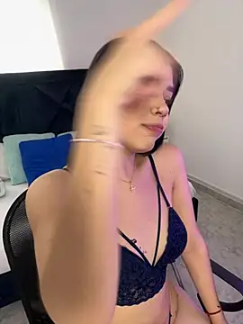 Lily Woodz online show from 02/23/26, 07:14