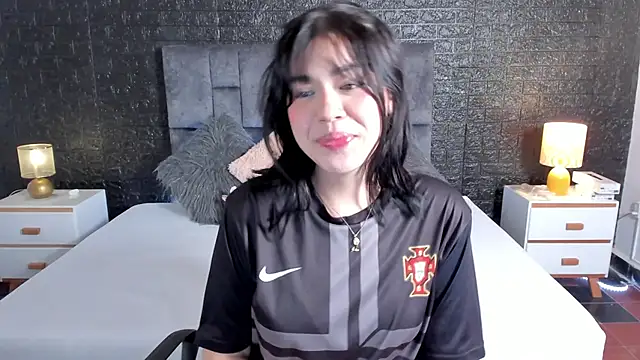 Lily Woodz online show from 03/18/25, 06:39