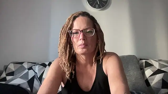 skarfos1babe69 online show from 12/29/24, 10:03