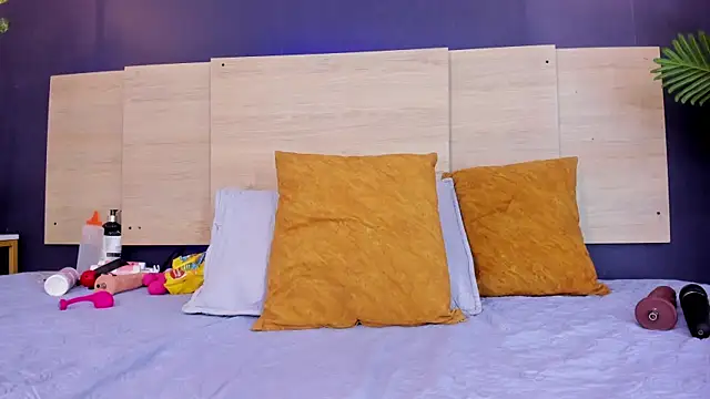 celeste smmith  online show from 12/02/25, 12:18