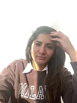 AlejandritaMilano online show from 05/17/26, 08:31