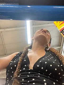 AlejandritaMilano online show from 03/05/26, 10:27