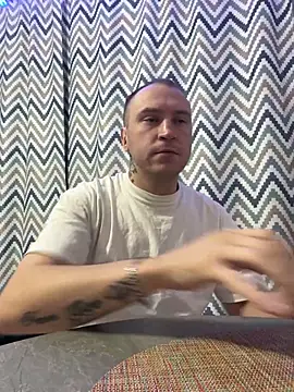  x x x x x x online show from 01/03/25, 12:43
