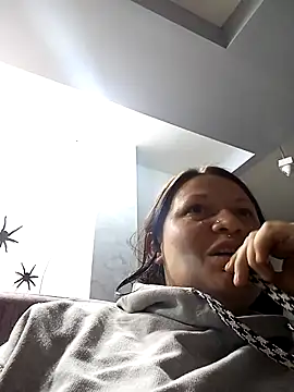 Snapshot of kattia_bk chatting on 10/05/25, 02:35 kattia bk online show from 10/05/25, 02:35
