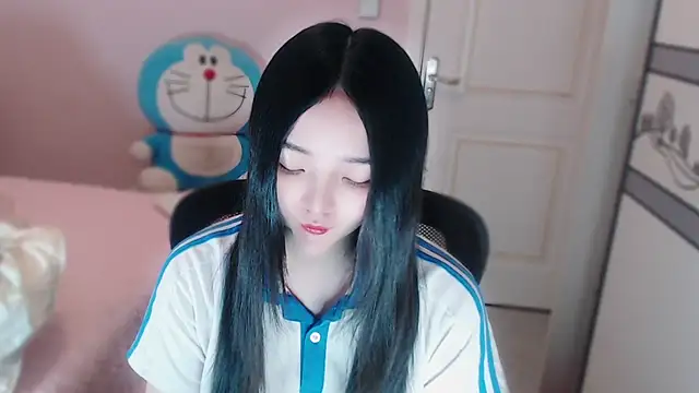 xiao-xiao-D online show from 11/18/25, 04:54