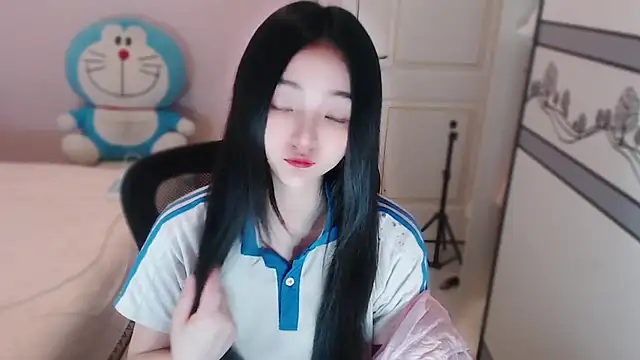 xiao-xiao-D online show from 11/29/25, 02:44