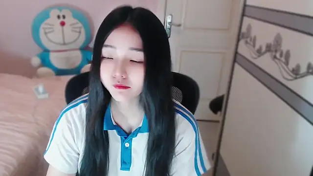 xiao-xiao-D online show from 12/17/25, 07:57