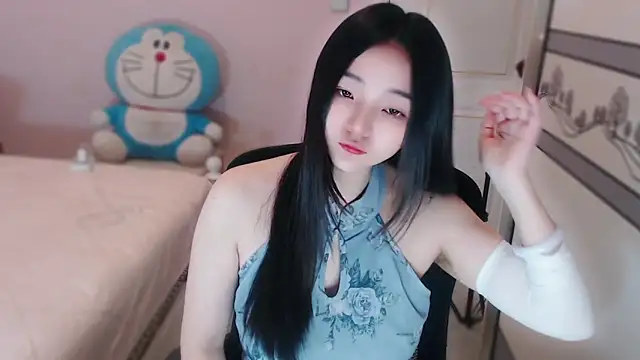 xiao-xiao-D online show from 11/28/25, 05:51