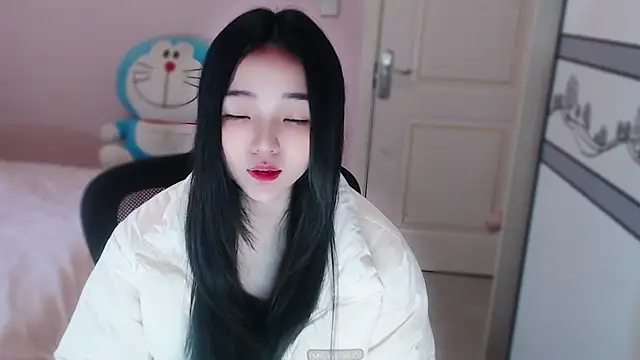 xiao-xiao-D online show from 10/30/25, 06:34