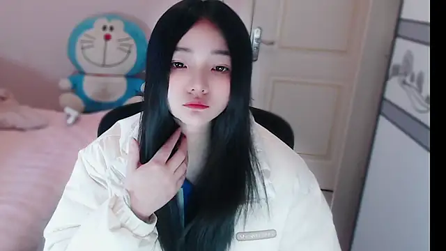 xiao-xiao-D online show from 11/19/25, 06:13