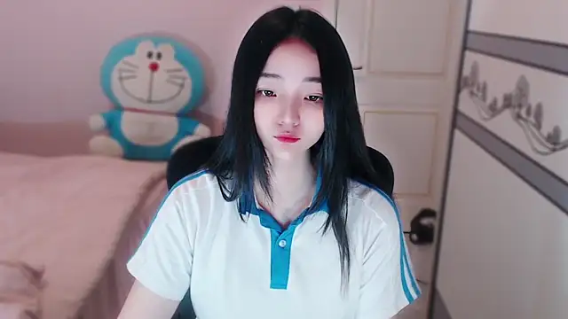 xiao-xiao-D online show from 10/25/25, 02:44