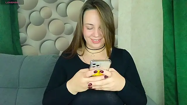 Snapshot of Cute_smile_sharon chatting on 10/20/25, 04:36 Cute smile sharon online show from 10/20/25, 04:36