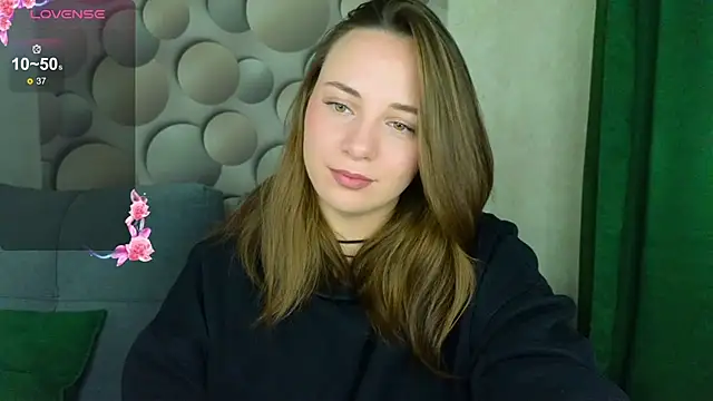 Snapshot of Cute_smile_sharon chatting on 10/02/25, 05:11 Cute smile sharon online show from 10/02/25, 05:11