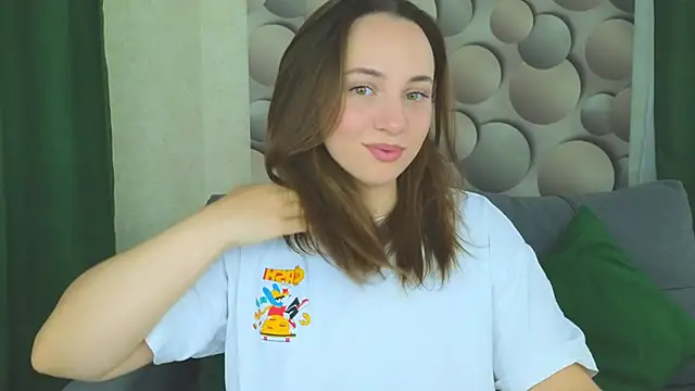 Snapshot of Cute_smile_sharon chatting on 09/11/25, 05:07 Cute smile sharon online show from 09/11/25, 05:07