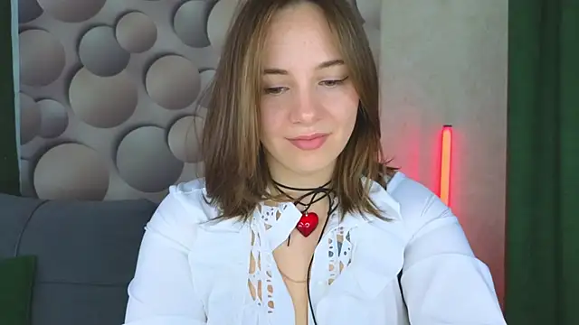 Snapshot of Cute_smile_sharon chatting on 03/16/25, 03:14 Cute smile sharon online show from 03/16/25, 03:14