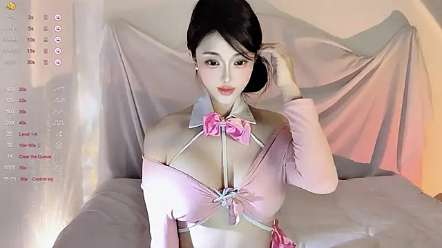 Snapshot of Irene--- chatting on 10/05/25, 04:14 Irene--- online show from 10/05/25, 04:14
