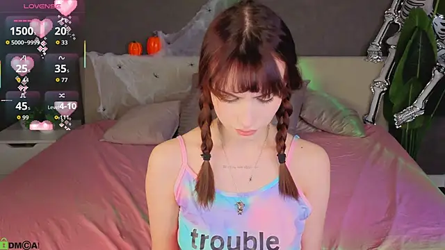 Mollly Rouge online show from 10/22/25, 12:43