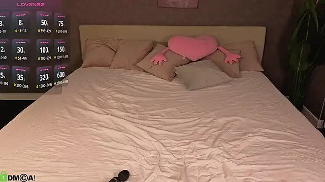 Mollly Rouge online show from 12/13/25, 10:49