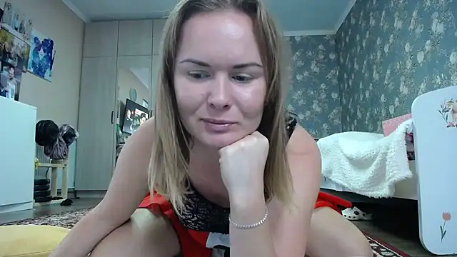 Snapshot of _Miss_Vanilla_ chatting on 09/17/25, 06:04 Miss Vanilla online show from 09/17/25, 06:04