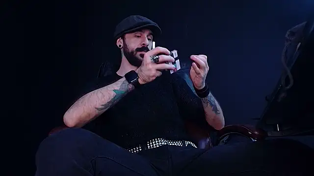 AxelColton online show from 11/30/25, 08:04