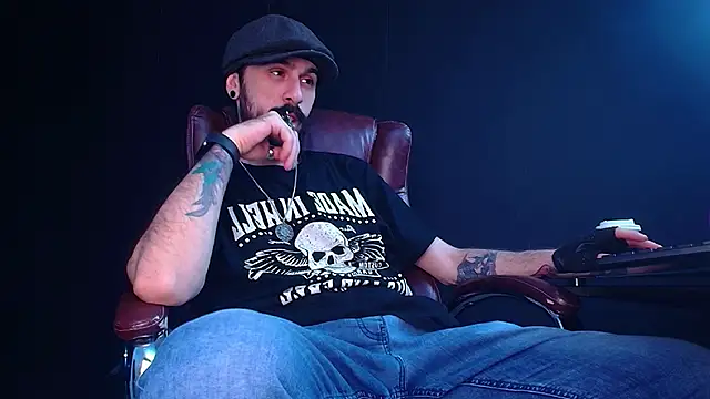 AxelColton online show from 11/26/25, 06:02