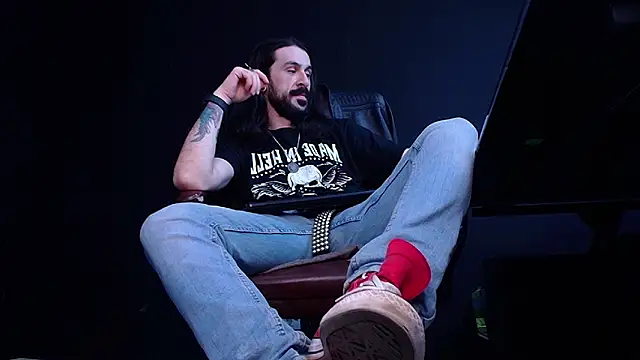 AxelColton online show from 11/16/25, 11:04