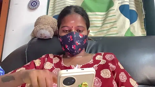 Snapshot of Tamil_Sanjana_ chatting on 06/05/26, 04:56 Tamil Sanjana online show from 06/05/26, 04:56